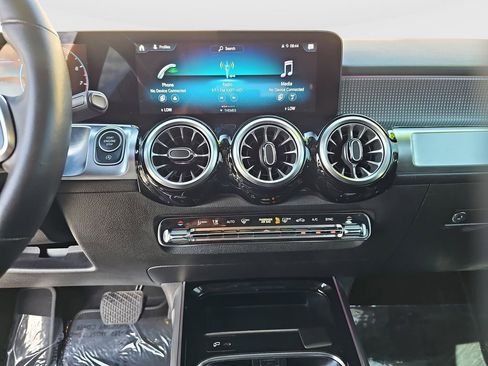 Used 2023 Mercedes-Benz GLB 250 image 14
