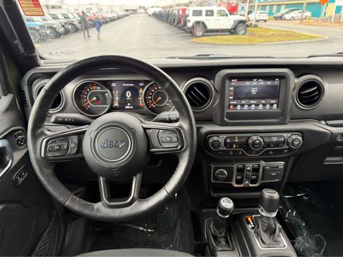 Used 2021 Jeep Gladiator Sport image 13