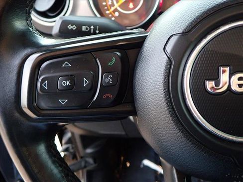 Used 2022 Jeep Gladiator Sport image 12