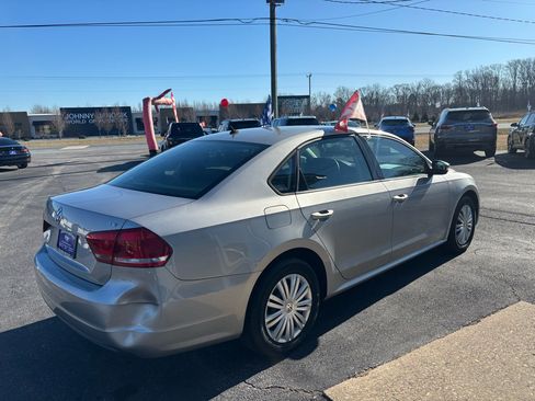 Used 2014 Volkswagen Passat 1.8T S image 5