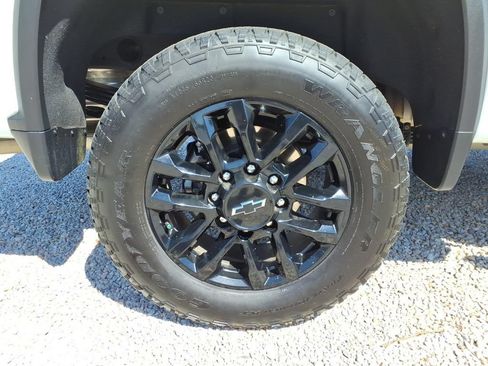 Used 2026 Chevrolet Silverado 2500 Custom w/ Custom Value Package AWD/4WD image 16