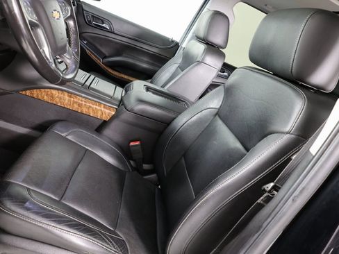 Used 2019 Chevrolet Suburban Premier AWD/4WD image 10
