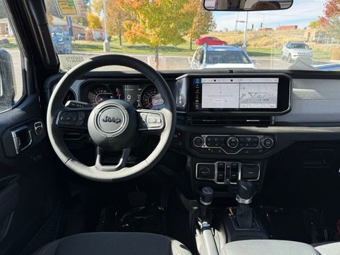 New 2025 Jeep Gladiator Sport image 29