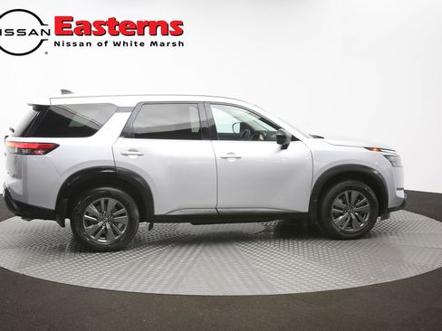 Used 2024 Nissan Pathfinder S AWD/4WD image 43