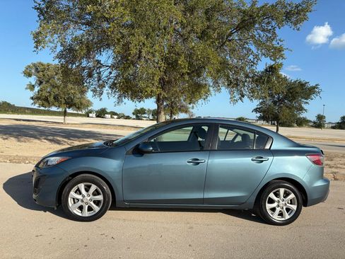 Used 2011 MAZDA MAZDA3 i Touring FWD image 2