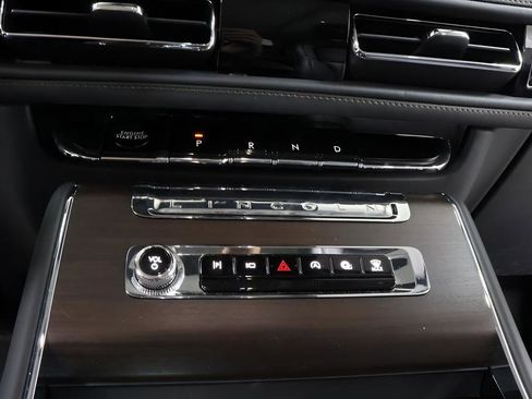 Used 2025 Lincoln Aviator Reserve w/ Jet Appearance Package AWD/4WD image 11