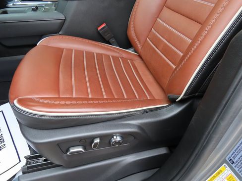 Used 2024 GMC Sierra 2500 Denali Ultimate image 38