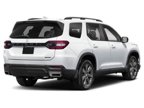 Used 2023 Honda Pilot Sport image 2