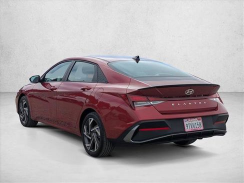 Certified 2025 Hyundai Elantra Sport FWD image 8