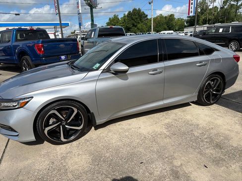 Used 2020 Honda Accord Sport image 3