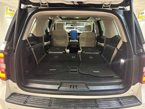 Used 2022 Ford Expedition Platinum image 28
