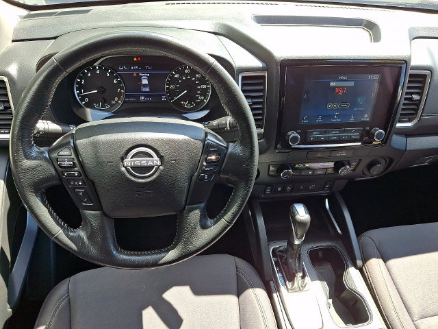 Used 2022 Nissan Frontier SV AWD/4WD image 14