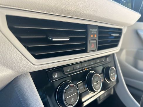 Used 2023 Volkswagen Jetta SE image 46