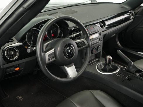 Used 2007 MAZDA MX-5 Miata Sport RWD image 31
