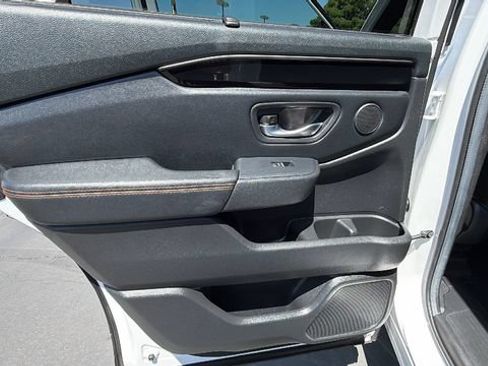 Used 2023 Honda Pilot TrailSport image 14
