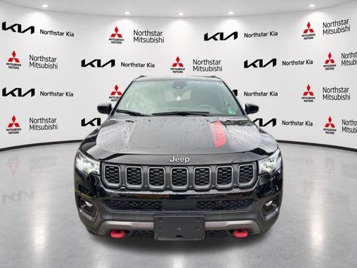 Used 2024 Jeep Compass Trailhawk AWD/4WD image 9