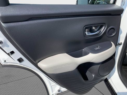 Certified 2025 Honda HR-V EX-L image 37