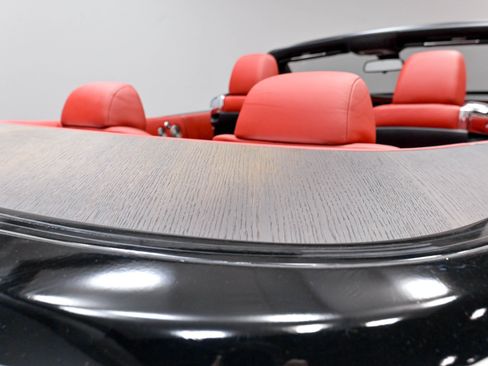 Used 2017 Rolls-Royce Dawn RWD image 87