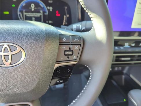 New 2026 Toyota Camry SE image 18