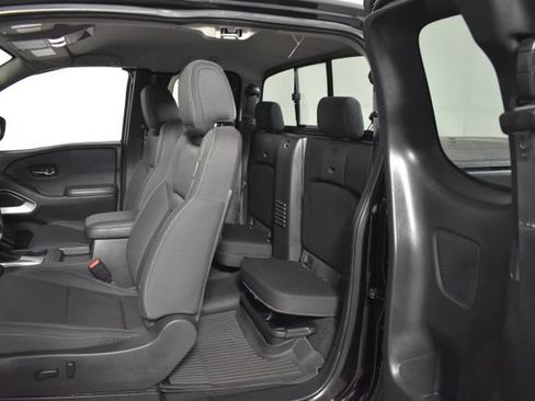 Used 2022 Nissan Frontier SV AWD/4WD image 27