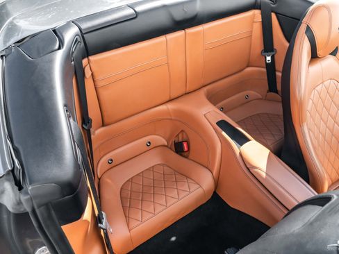 Used 2015 Ferrari California T image 29