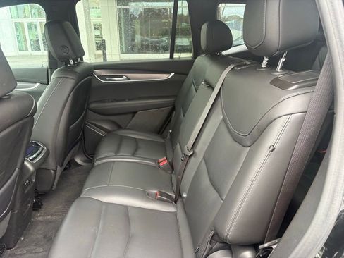 Used 2024 Cadillac XT6 Luxury image 12
