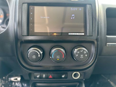Used 2017 Jeep Patriot Latitude FWD image 11