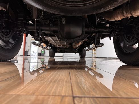 Used 2011 Ford F350 Lariat w/ Lariat Interior Pkg image 7