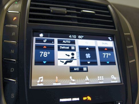 Used 2018 Lincoln MKC Select w/ Select Plus Package image 20