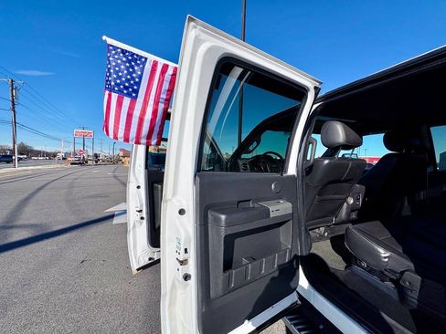 Used 2012 Ford F250 Lariat w/ Chrome Pkg AWD/4WD image 24