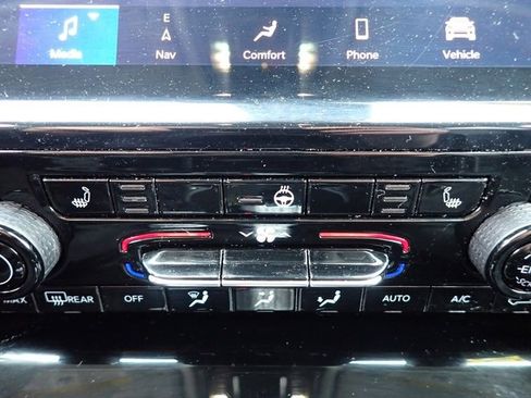 Used 2023 Jeep Grand Cherokee Limited image 22