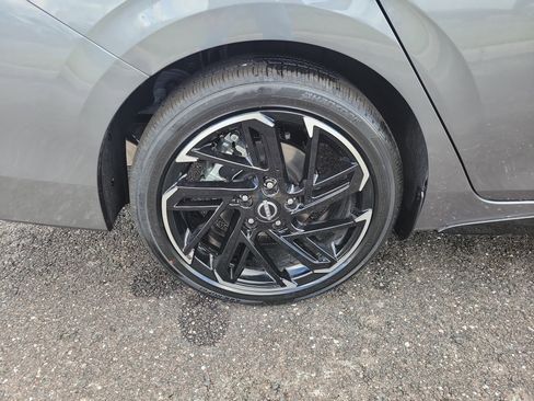 New 2026 Nissan Sentra SR w/ SR Premium Package FWD image 5