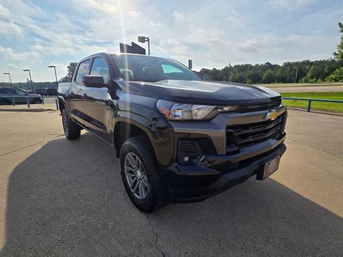 Used 2024 Chevrolet Colorado LT w/ LT Convenience Package RWD image 7