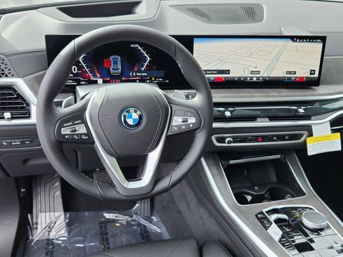 New 2026 BMW X5 xDrive50e w/ Climate Comfort Package AWD/4WD image 11