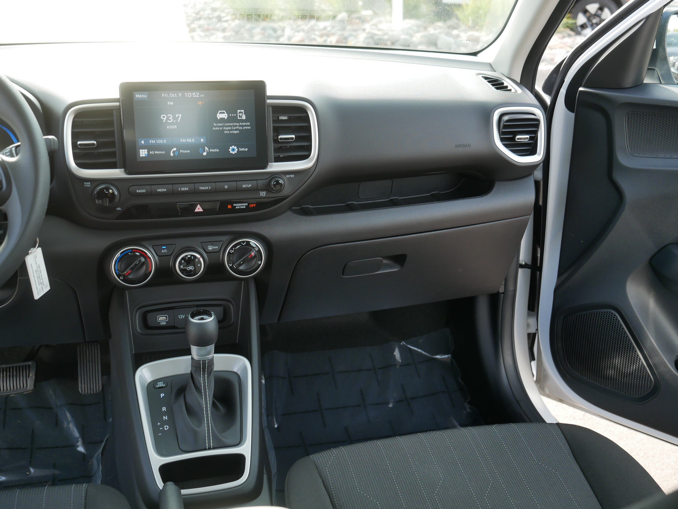 Used 2023 Hyundai Venue SE FWD image 22