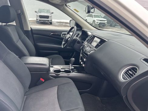 Used 2018 Nissan Pathfinder SV w/ SV All Weather Package image 17