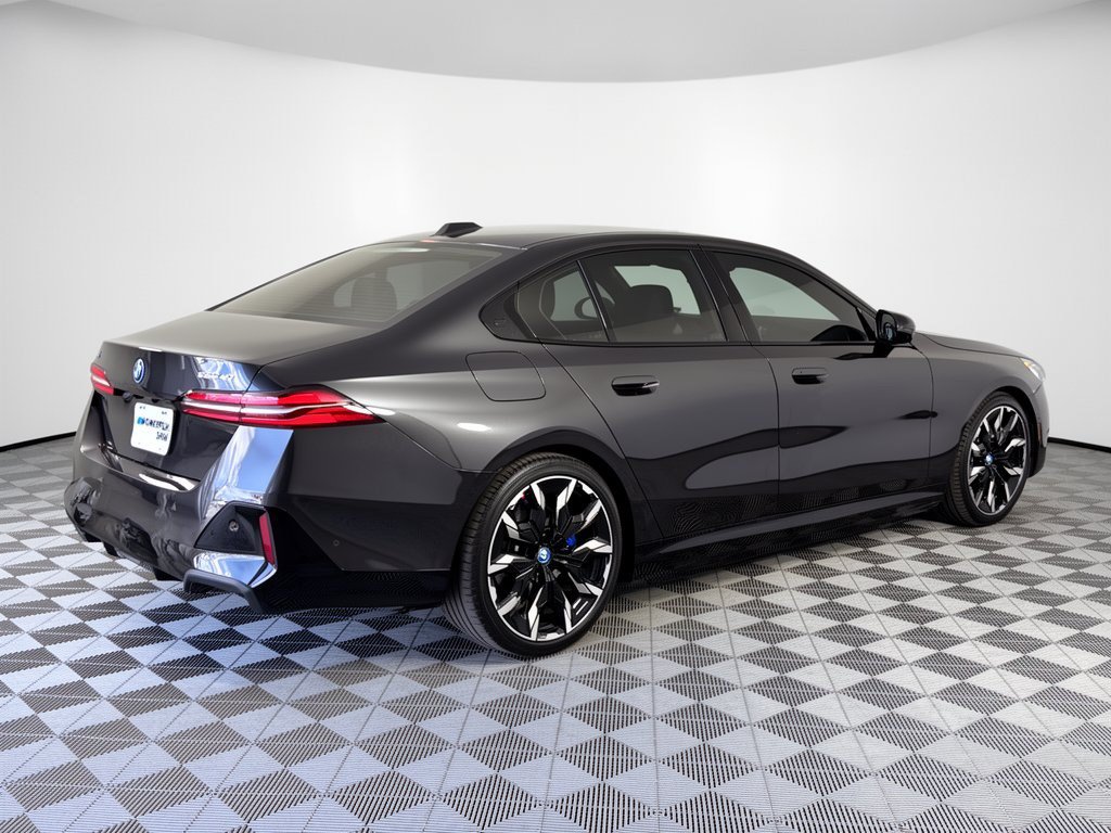 Used 2024 BMW i5 eDrive40i w/ M Sport Package RWD image 9