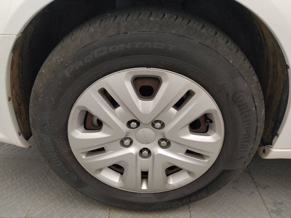 Used 2018 Dodge Grand Caravan SE FWD image 31