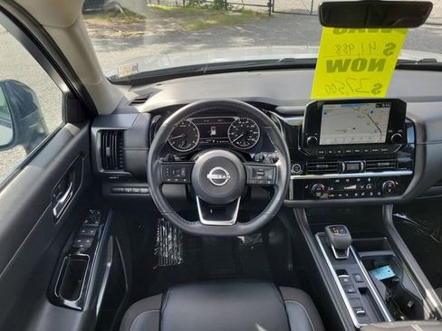 Used 2024 Nissan Pathfinder SL w/ Cargo Package FWD image 27