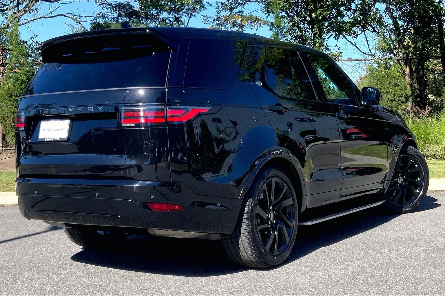 Certified 2025 Land Rover Discovery Dynamic SE AWD/4WD image 12