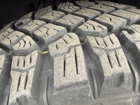 Used 2024 Chevrolet Colorado Trail Boss w/ Technology Package image 13