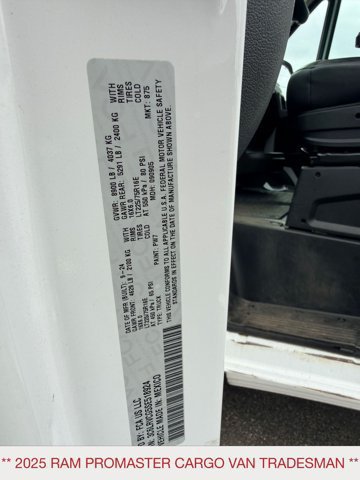 Used 2025 RAM ProMaster 2500 w/ Convenience Group FWD image 15