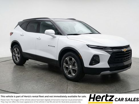 Used 2025 Chevrolet Blazer LT image 1