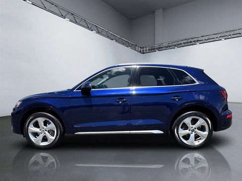 Used 2021 Audi Q5 2.0T Premium Plus w/ Premium Plus Package AWD/4WD image 2