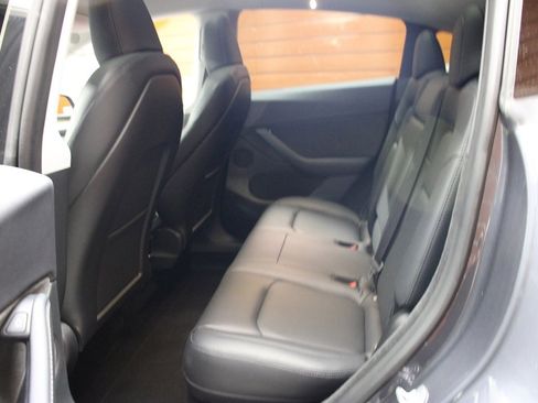 Used 2023 Tesla Model Y Long Range image 41