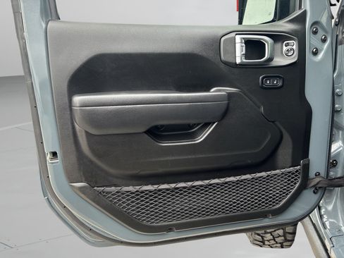 Certified 2025 Jeep Gladiator Mojave w/ Convenience Group AWD/4WD image 42