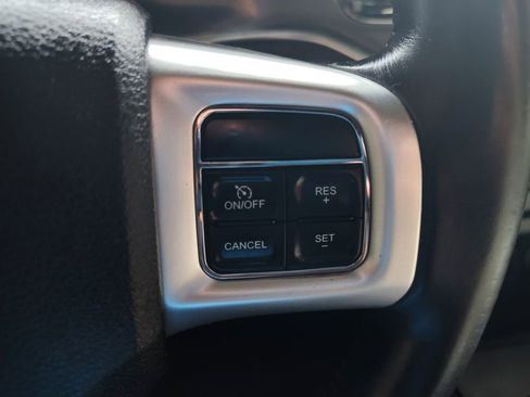 Used 2013 Dodge Charger SE w/ Connectivity Group image 23