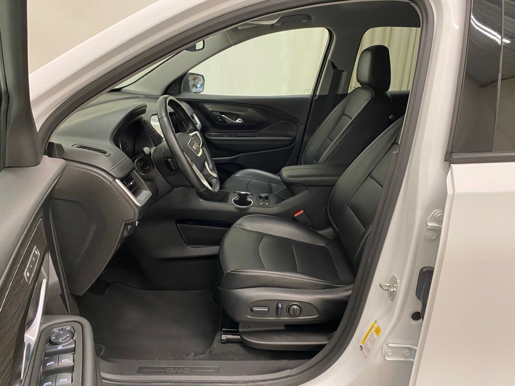 Used 2024 GMC Terrain SLT AWD/4WD image 14