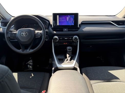 Used 2025 Toyota RAV4 XLE FWD image 12