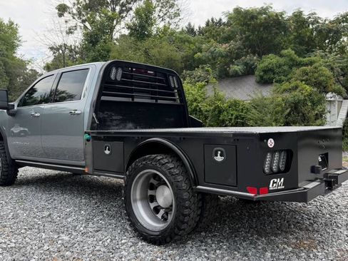 Used 2024 GMC Sierra 3500 Denali Ultimate AWD/4WD image 5